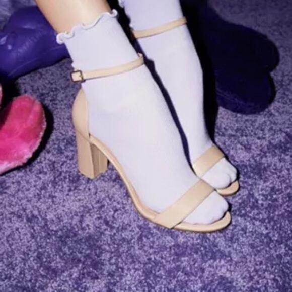 Madden Girl Beella Block Heels Sandals NEW-9 - Picture 5 of 11